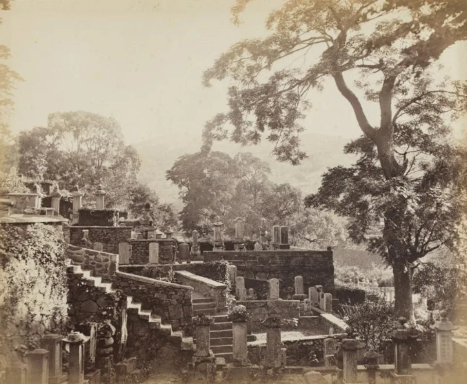 펠리체 베아토의 작품 Japanese Temple Graveyard, Shuntoji, Nagasaki 전체 이미지
