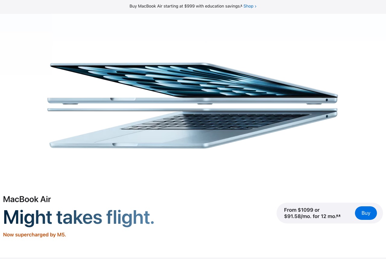 Apple MacBook Air 페이지의 넓은 여백과 대표 이미지 스크린샷